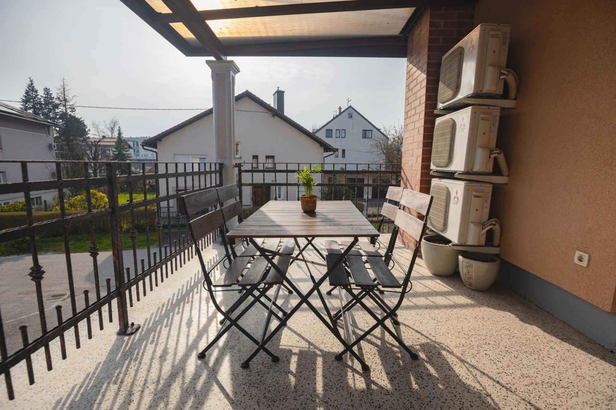 Vila Klara Apartments Любляна Екстериор снимка