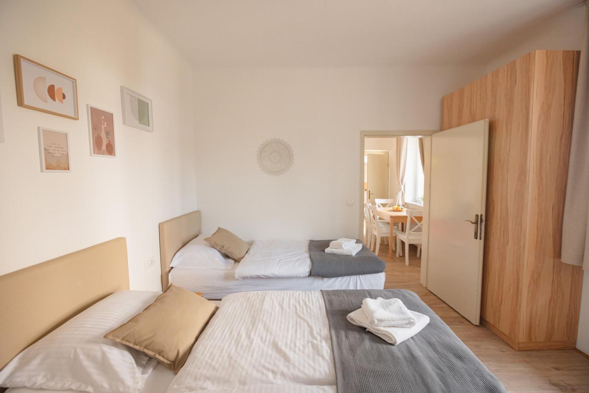 Vila Klara Apartments Любляна Екстериор снимка