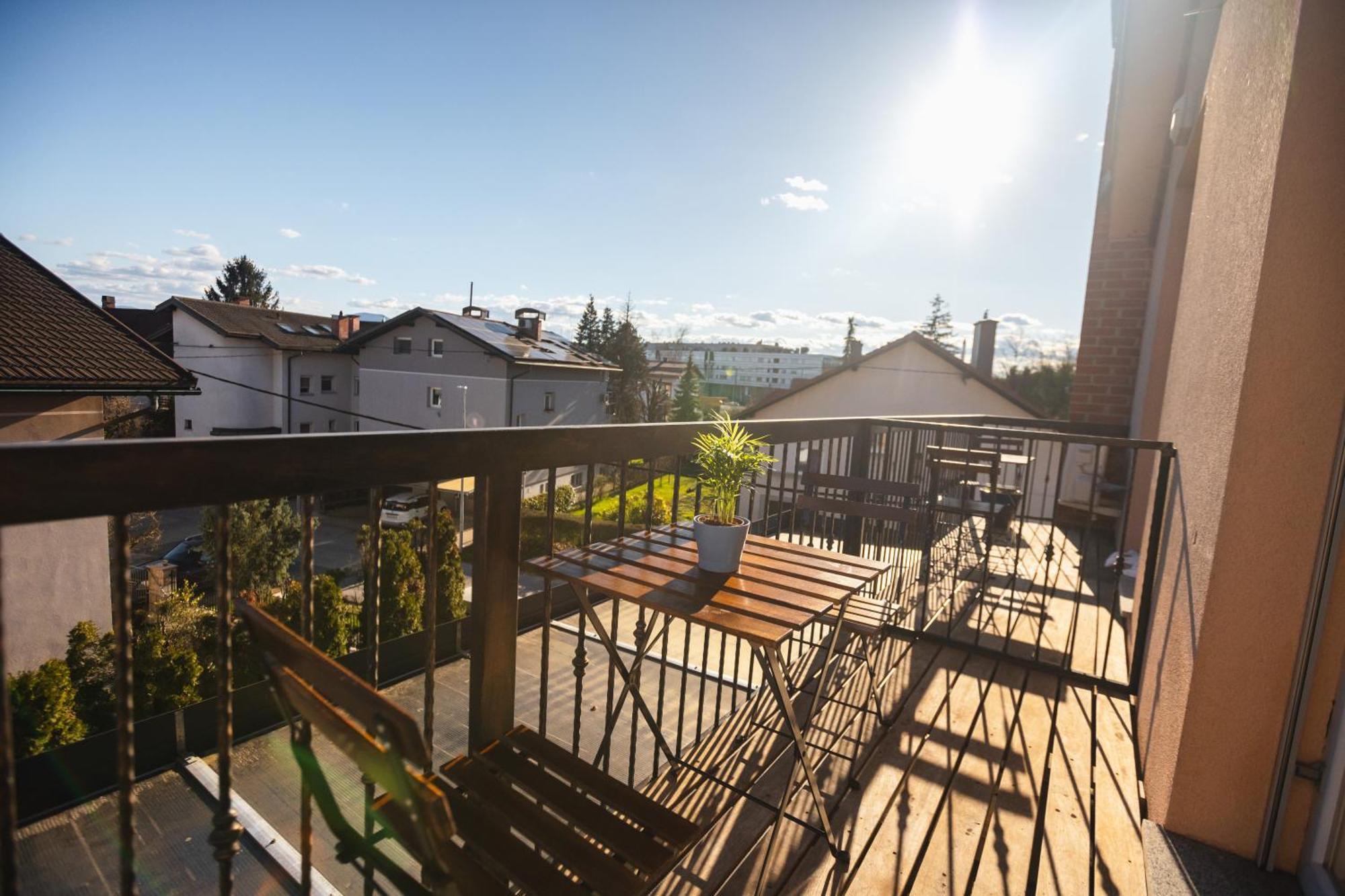 Vila Klara Apartments Любляна Екстериор снимка