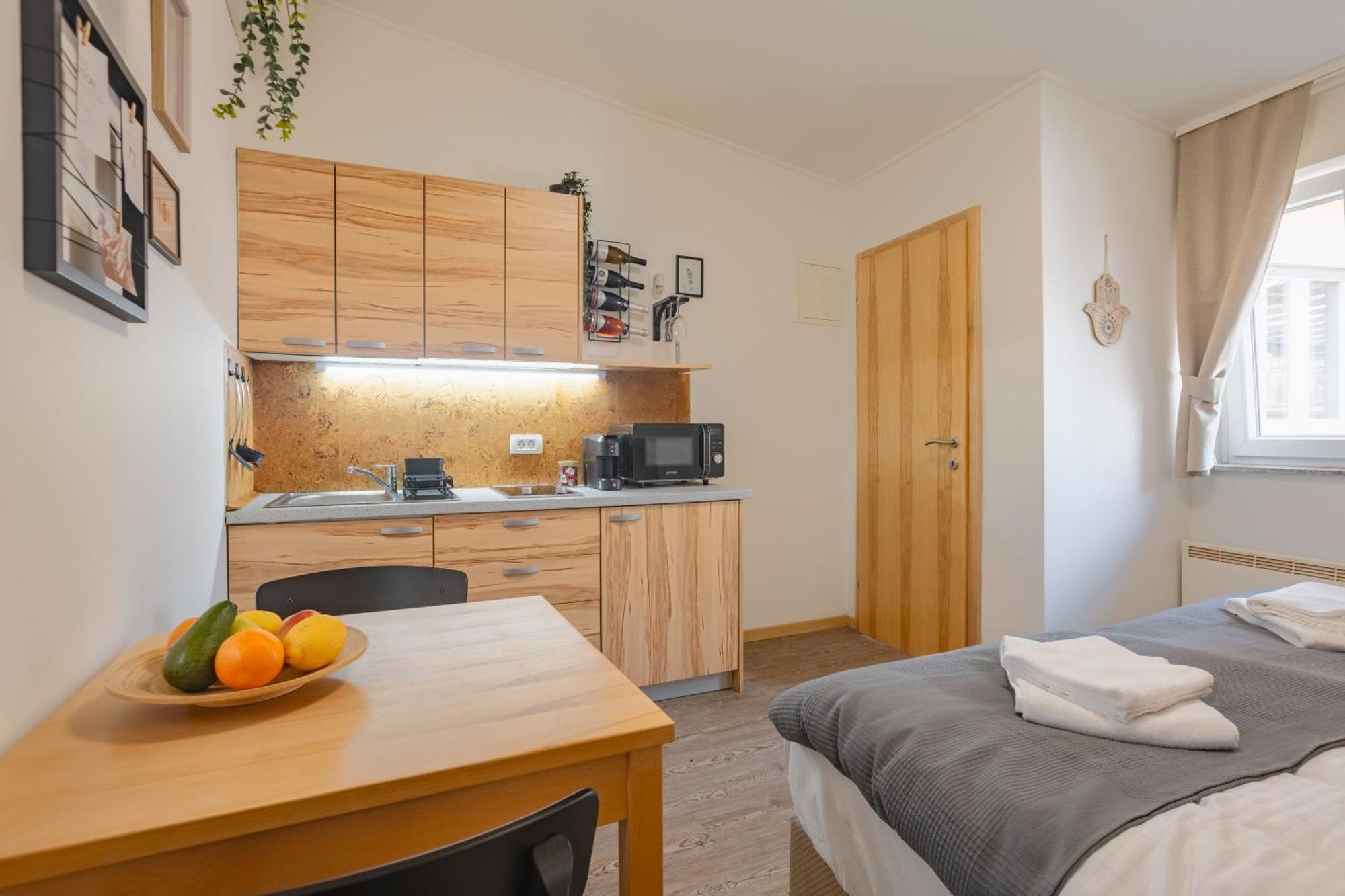Vila Klara Apartments Любляна Екстериор снимка