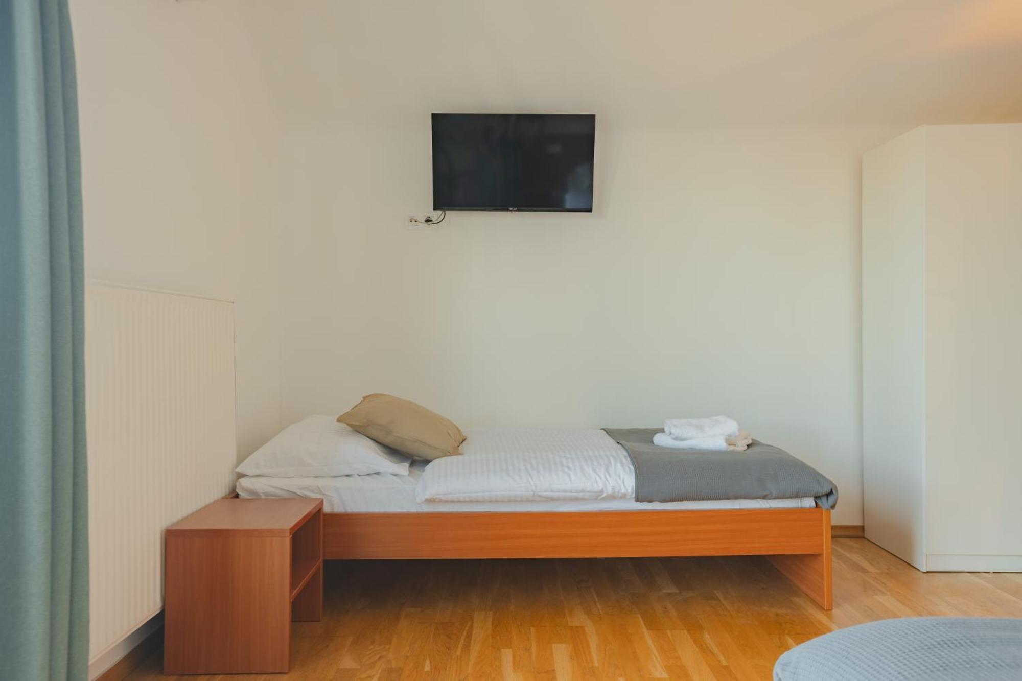 Vila Klara Apartments Любляна Екстериор снимка