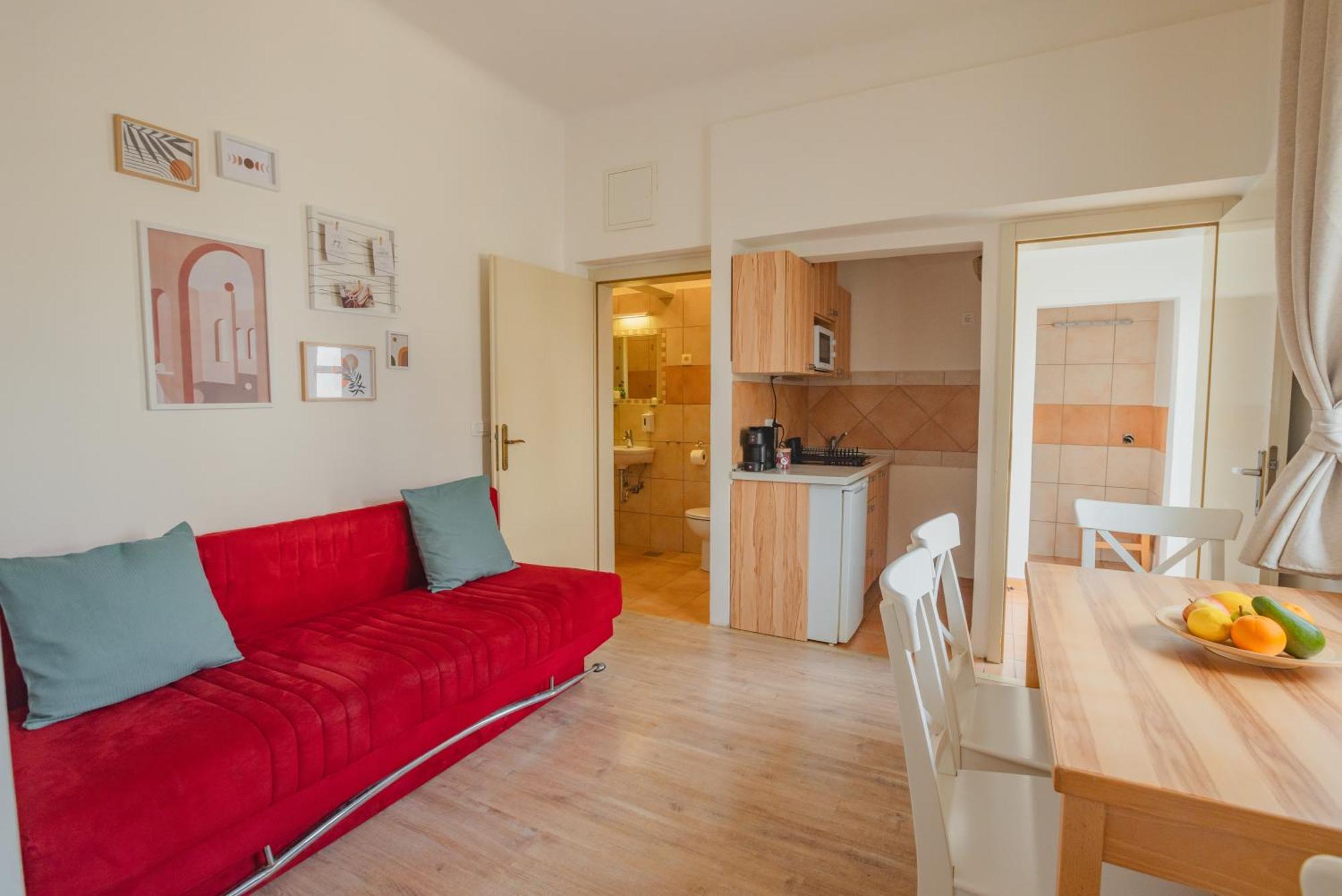 Vila Klara Apartments Любляна Екстериор снимка
